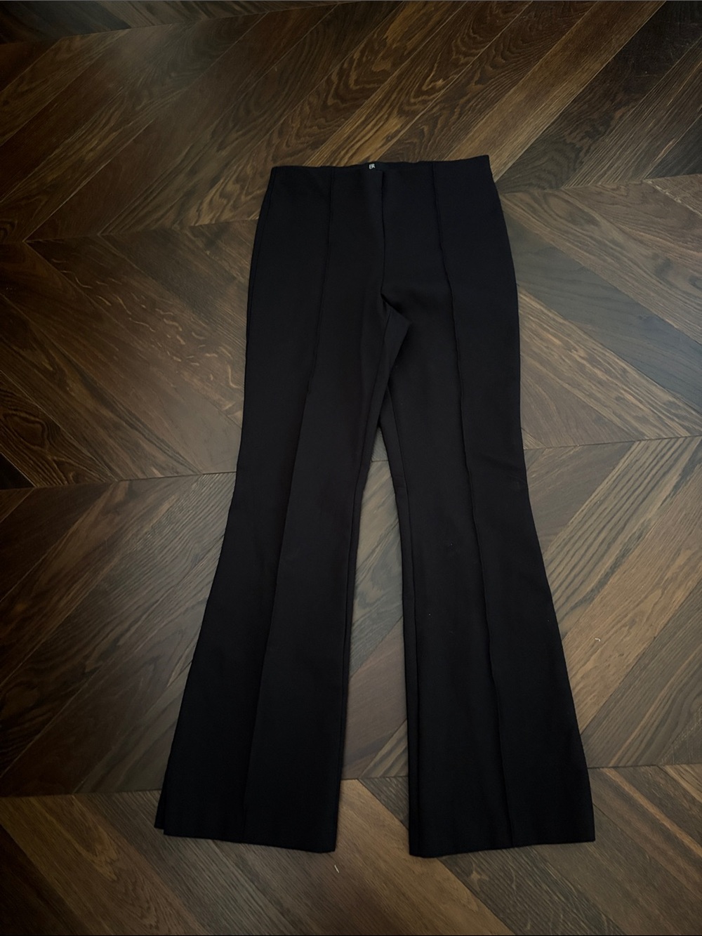 Banana Republic Flare Everywhere Ponte Pull on Pant Black M